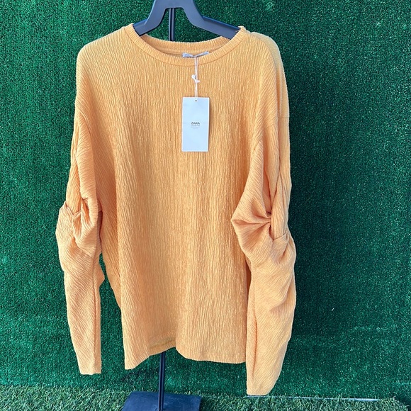 Zara blouse - Picture 1 of 3